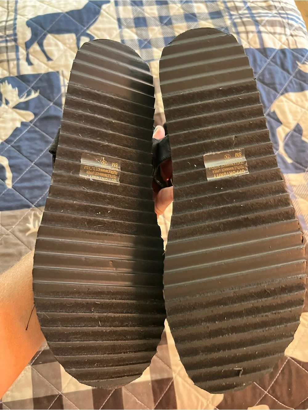 NWOT CUTE POP SANDALS SIZE 8